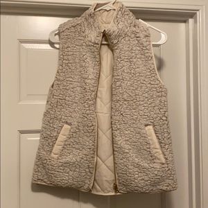 Reversible sherpa vest
